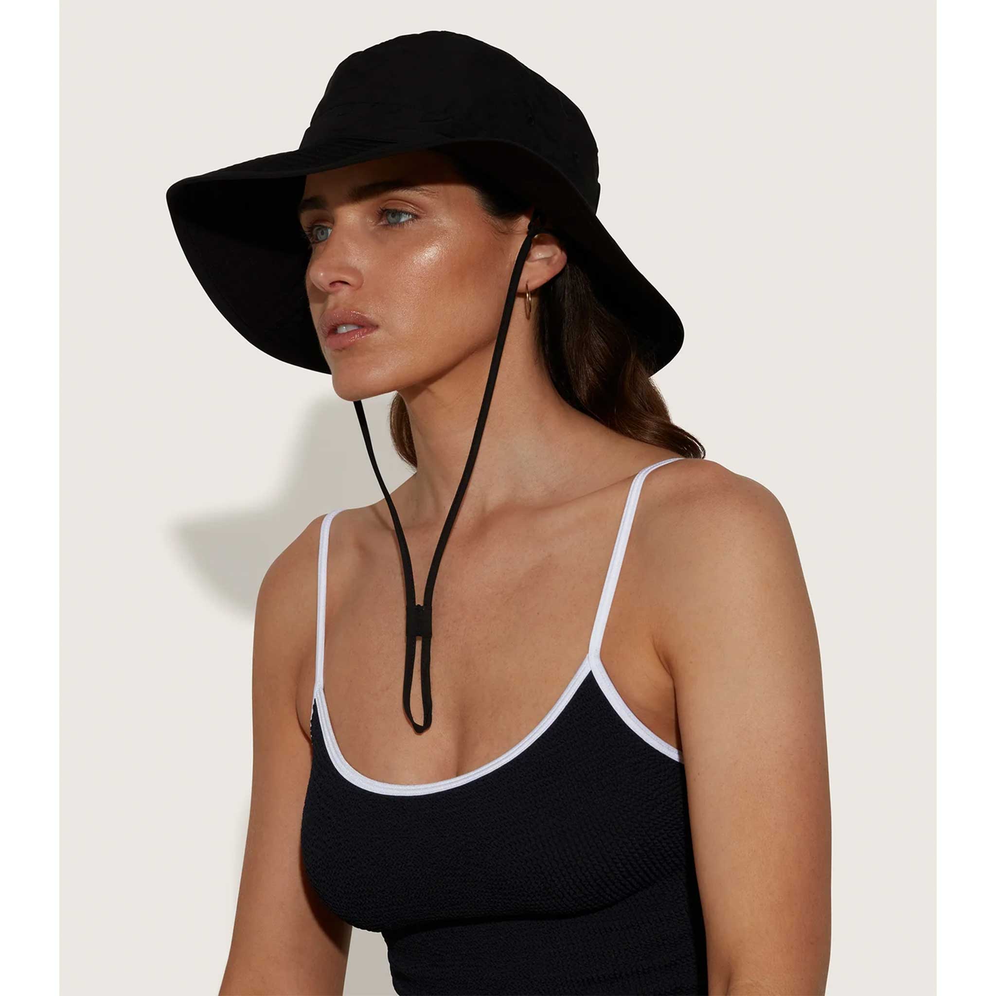 Hunza G Hat in Black